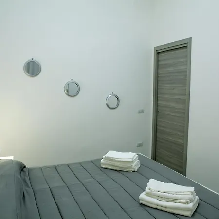 Apartment Na' Stanza In Piazza *