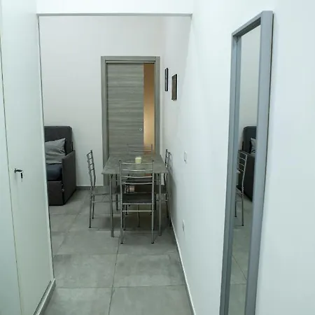 Na' Stanza In Piazza Neapol