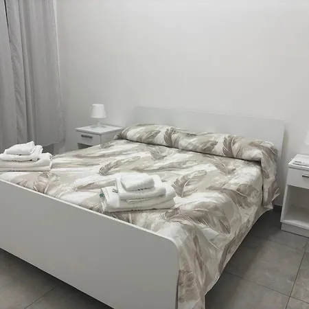 Na' Stanza In Piazza Apartment